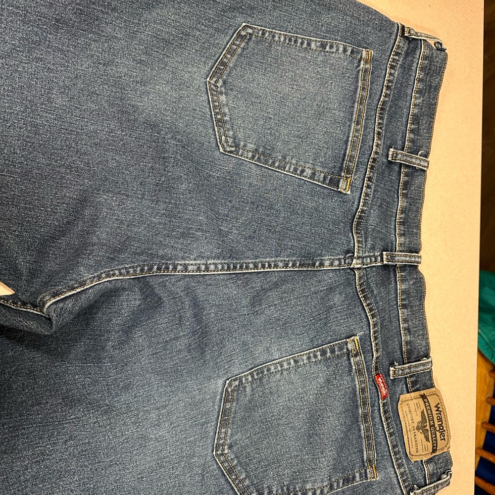 Wrangler Men's Blue Jeans size 42 W 30 L - Picture 4 of 5